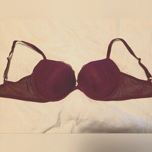 Victoria's Secret Bombshell Up Two Cups Lace - Size 38DD